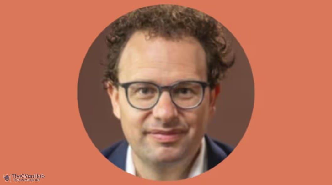 Anthropic CEO Warns AI Could Wipe Out Entry-Level Office Jobs in 1-5 Years