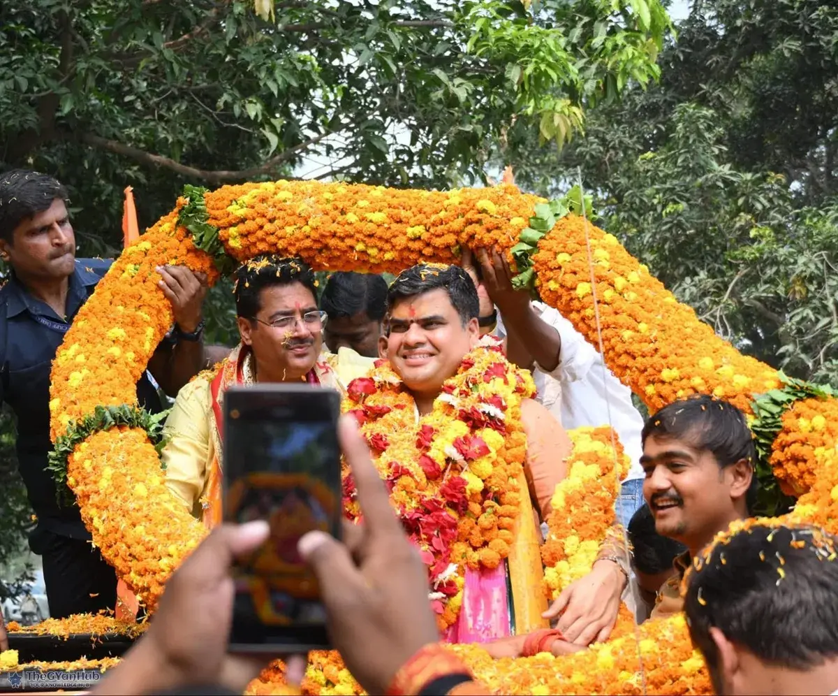 अमेठी में शुरू हुई श्रीराम कथा: भक्तिभाव में डूबे श्रद्धालु, शांतनु जी महाराज ने किया उद्धाटन प्रवचन